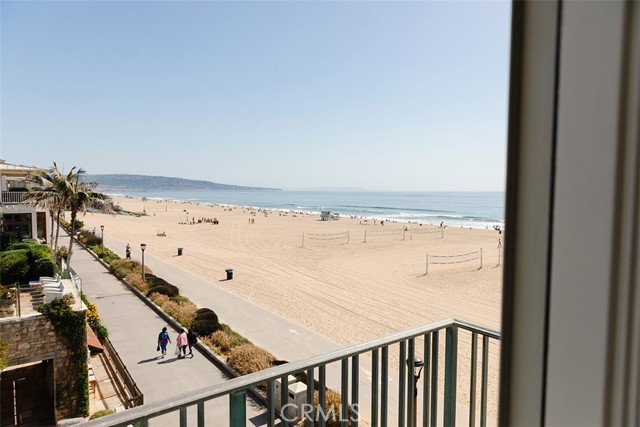Detail Gallery Image 26 of 62 For 300 the Strand, Manhattan Beach,  CA 90266 - 4 Beds | 7/2 Baths