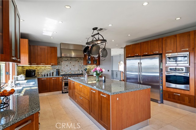 24410 Mulholland, Calabasas CA: https://media.crmls.org/medias/207f11ae-de83-46bb-b4b4-42af95e361c0.jpg