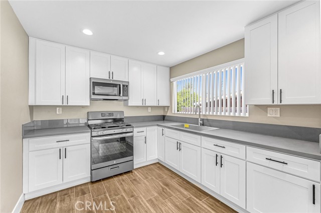 Detail Gallery Image 12 of 21 For 2417 W Stanford, Santa Ana,  CA 92704 - 2 Beds | 1 Baths