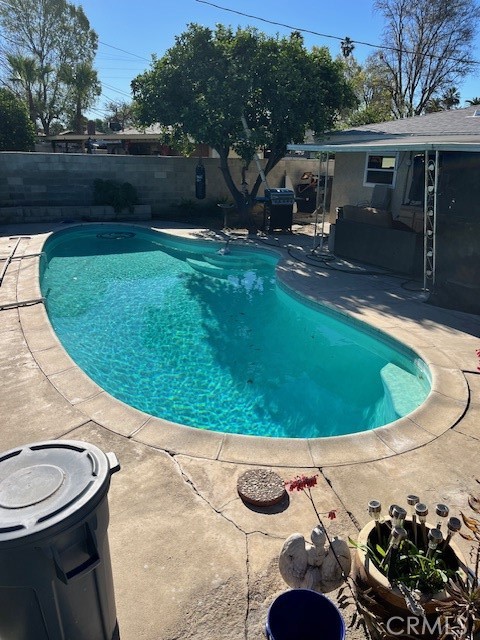 Detail Gallery Image 3 of 4 For 4363 Santee, Riverside,  CA 92504 - 4 Beds | 2 Baths