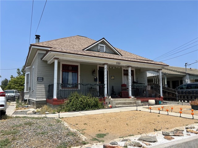 316 W Lugonia Avenue, Redlands CA: https://media.crmls.org/medias/208125b8-726b-424c-8212-849f36fca2ff.jpg
