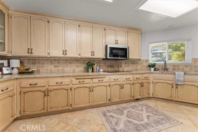 Detail Gallery Image 11 of 50 For 5419 Royal Oaks, Oroville,  CA 95966 - 3 Beds | 2/1 Baths