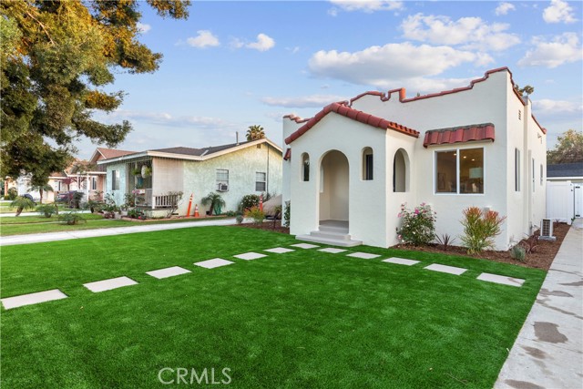 Detail Gallery Image 2 of 25 For 1330 E 56th, Long Beach,  CA 90805 - 2 Beds | 1 Baths