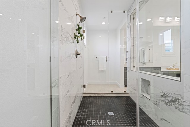 Detail Gallery Image 22 of 53 For 20526 W Deer Grass Ct, Porter Ranch,  CA 91326 - 5 Beds | 5/1 Baths