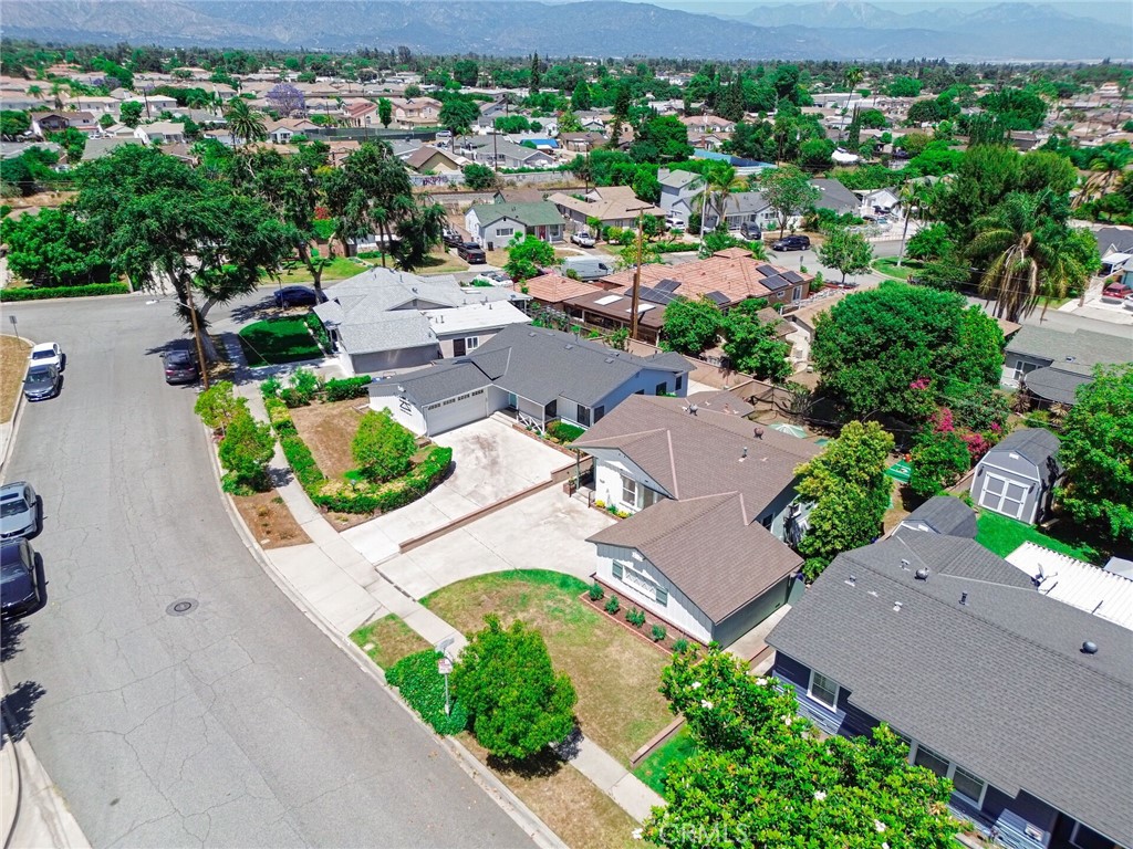 https://media.crmls.org/medias/20827eea-61d0-4a35-8390-635c57cee547.jpg?preset=X-Large