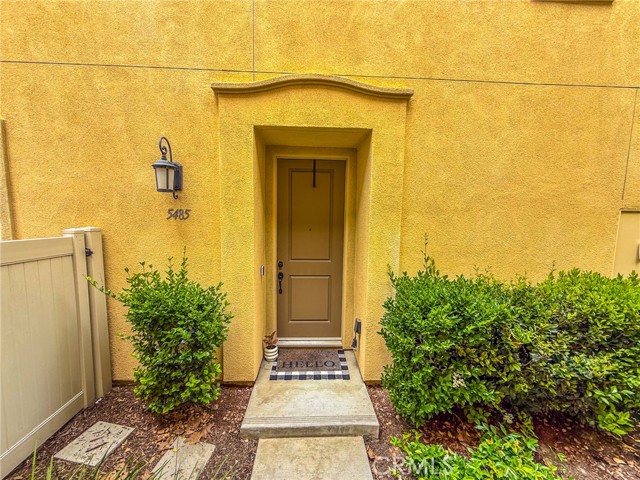 5485 San Roberto, San Diego CA: https://media.crmls.org/medias/2082bff4-d5b1-4876-84b1-7c75ea96593f.jpg