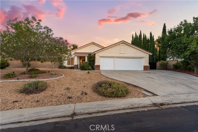 Detail Gallery Image 2 of 36 For 4652 Starstone Ct, Palmdale,  CA 93551 - 3 Beds | 2 Baths