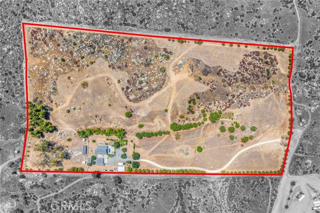 40555 Benji Lane, Hemet CA: https://media.crmls.org/medias/20841270-cc41-4bd6-93a5-51e6e62ac054.jpg