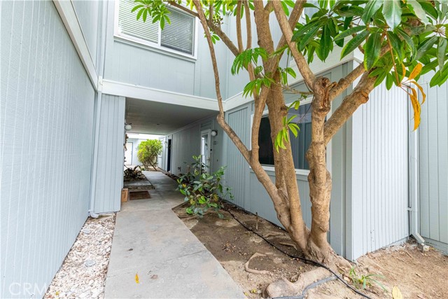 1363 San Simeon Court, Ventura CA: https://media.crmls.org/medias/20842088-f0d5-40a6-b0cc-befc026750d1.jpg