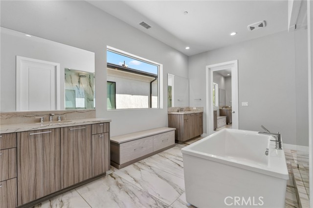 Detail Gallery Image 32 of 53 For 20637 W Hummingbird, Porter Ranch,  CA 91326 - 5 Beds | 5/1 Baths