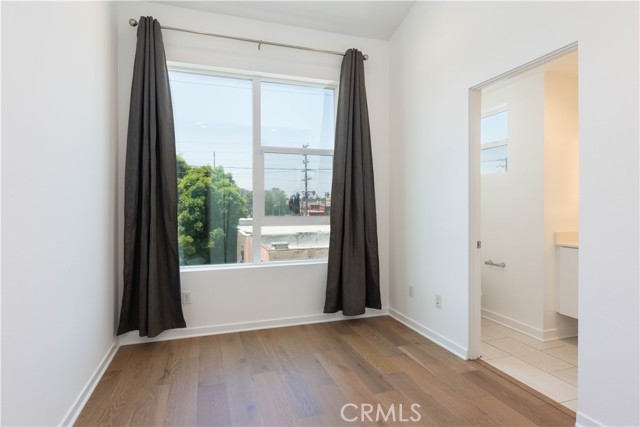 4831 Craner Avenue, North Hollywood CA: https://media.crmls.org/medias/20845a21-8815-49c7-b435-8404e7c265cd.jpg