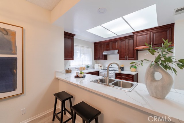 16211 Downey, 92 photo 10