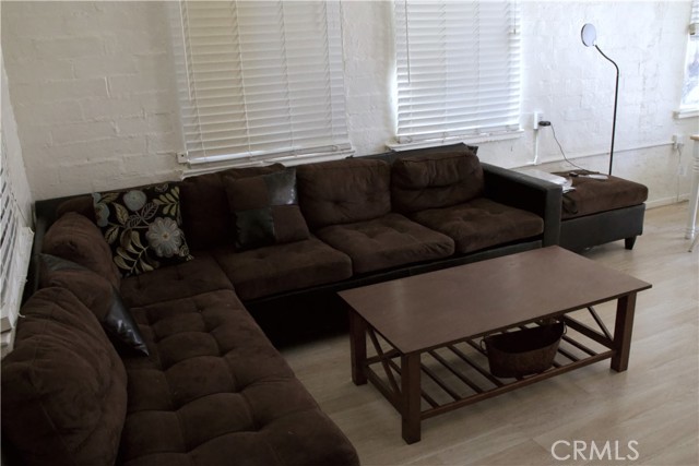 73514 Desert Trail Drive, 29 Palms CA: https://media.crmls.org/medias/2085d1a3-95cf-4a46-b390-83cdb628b753.jpg