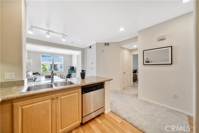 Detail Gallery Image 12 of 50 For 2458 Watermarke Pl, Irvine,  CA 92612 - 1 Beds | 1 Baths