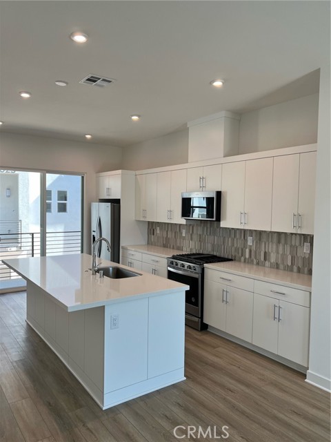 Detail Gallery Image 12 of 46 For 1715 W Cara Dr, Anaheim,  CA 92805 - 4 Beds | 3/1 Baths