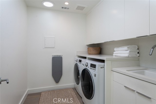 Detail Gallery Image 25 of 28 For 11 Greenbriar, Newport Beach,  CA 92660 - 3 Beds | 2/1 Baths