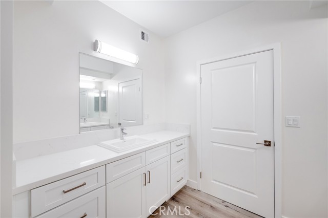 Detail Gallery Image 16 of 19 For 14526 Hartland St #106,  Van Nuys,  CA 91405 - 2 Beds | 2 Baths