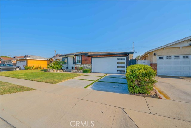 534 W 224th Place, Carson CA: https://media.crmls.org/medias/20873c65-5ce5-436d-ad82-47a1fef4e19a.jpg