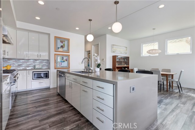 Detail Gallery Image 13 of 47 For 48 57th Pl, Long Beach,  CA 90803 - 5 Beds | 3/1 Baths