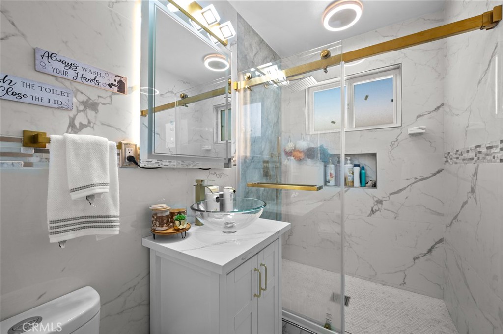 https://media.crmls.org/medias/208a2b40-568d-4c28-9a03-c0c9eb72fe15.jpg?preset=X-Large