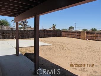 Detail Gallery Image 2 of 8 For 14320 Jicarilla Rd, Apple Valley,  CA 92307 - 4 Beds | 2 Baths