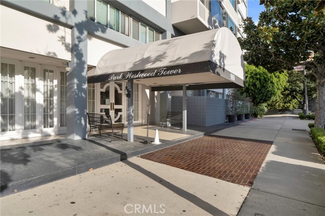 Detail Gallery Image 2 of 21 For 969 Hilgard, Los Angeles,  CA 90024 - 1 Beds | 1 Baths