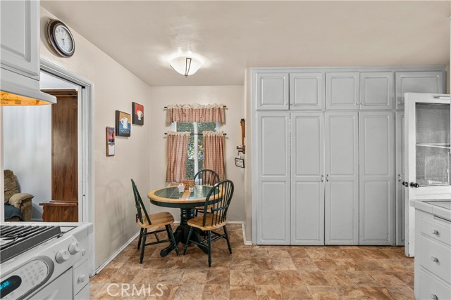 Detail Gallery Image 11 of 24 For 12468 Bradley Ave, Sylmar,  CA 91342 - 3 Beds | 1 Baths