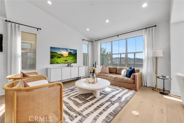 236 Collino, Irvine CA: https://media.crmls.org/medias/208ca048-389b-4729-9b4b-7d67df64f059.jpg