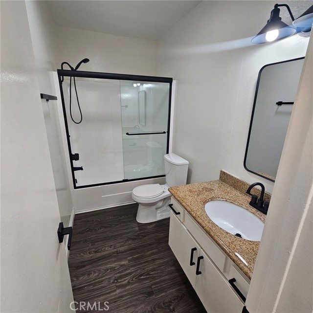 Detail Gallery Image 4 of 11 For 209 S Prospect Ave #108,  Redondo Beach,  CA 90277 - 1 Beds | 1 Baths