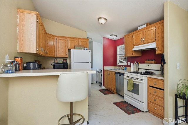 Detail Gallery Image 5 of 34 For 15560 20th Ave, Clearlake,  CA 95422 - 3 Beds | 2 Baths