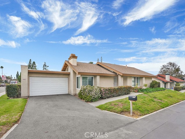 22853 Ridge Route Ln, Lake Forest, CA 92630