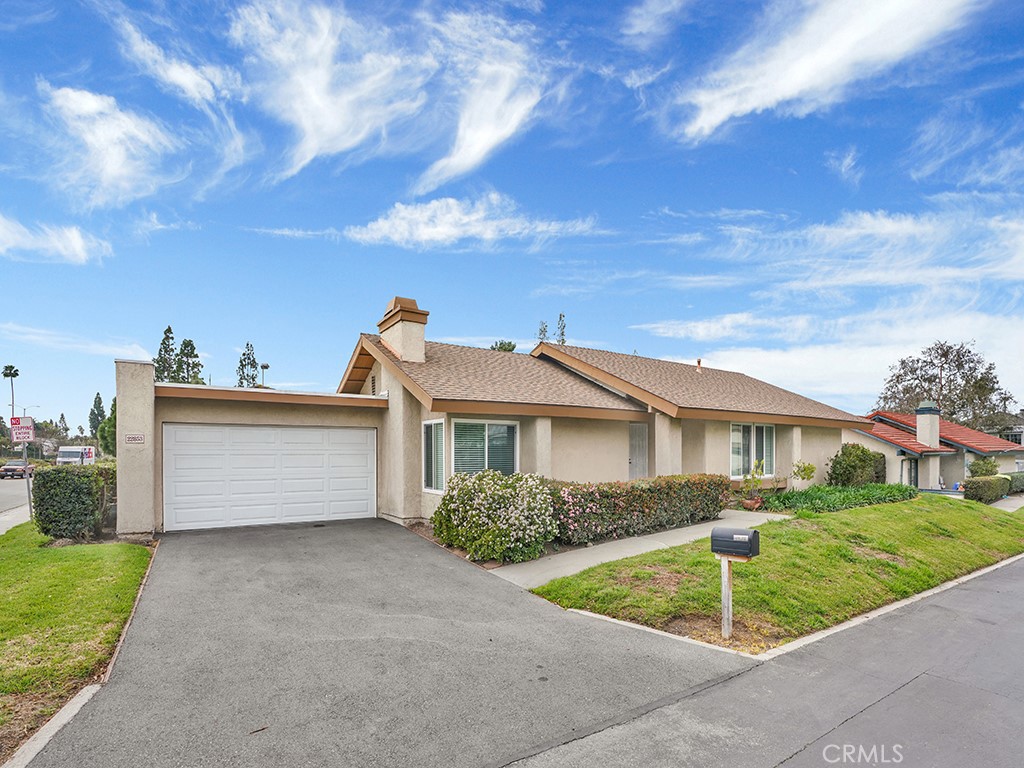 22853 Ridge Route Lane, Lake Forest, CA 92630