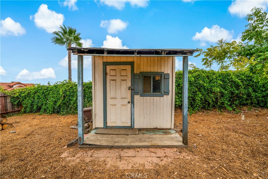 https://media.crmls.org/medias/208dfcaf-dfc0-4535-aedd-a654addae791.jpg?preset=X-Large