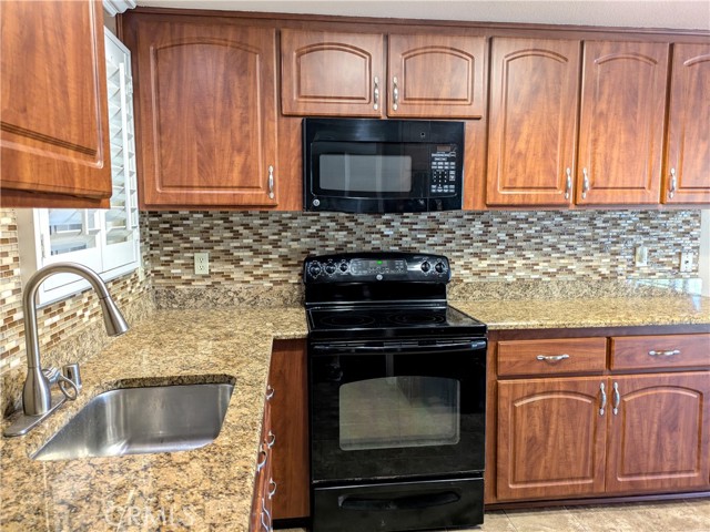 Detail Gallery Image 16 of 38 For 859 Ronda Mendoza #D,  Laguna Woods,  CA 92637 - 2 Beds | 2 Baths