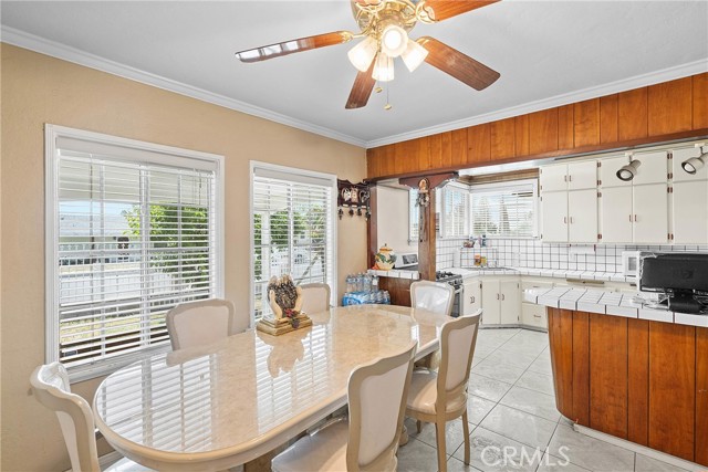 7726 Blanchard Avenue, Fontana CA: https://media.crmls.org/medias/208e4e55-5e10-418a-8d74-f298b5d76aa5.jpg