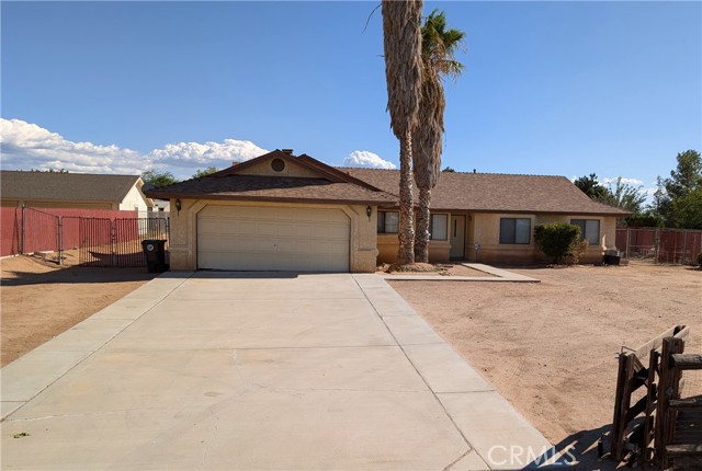 15423 Sitting Bull Street, Victorville CA: https://media.crmls.org/medias/208eab55-8cd5-4163-9dba-ac1ef107e015.jpg