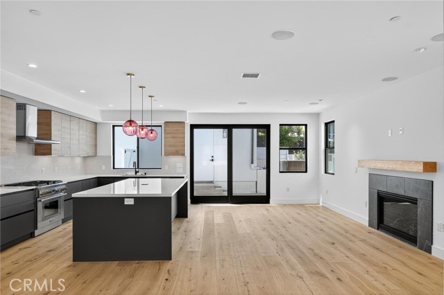 Detail Gallery Image 5 of 50 For 1011 S Prospect Ave, Redondo Beach,  CA 90277 - – Beds | – Baths