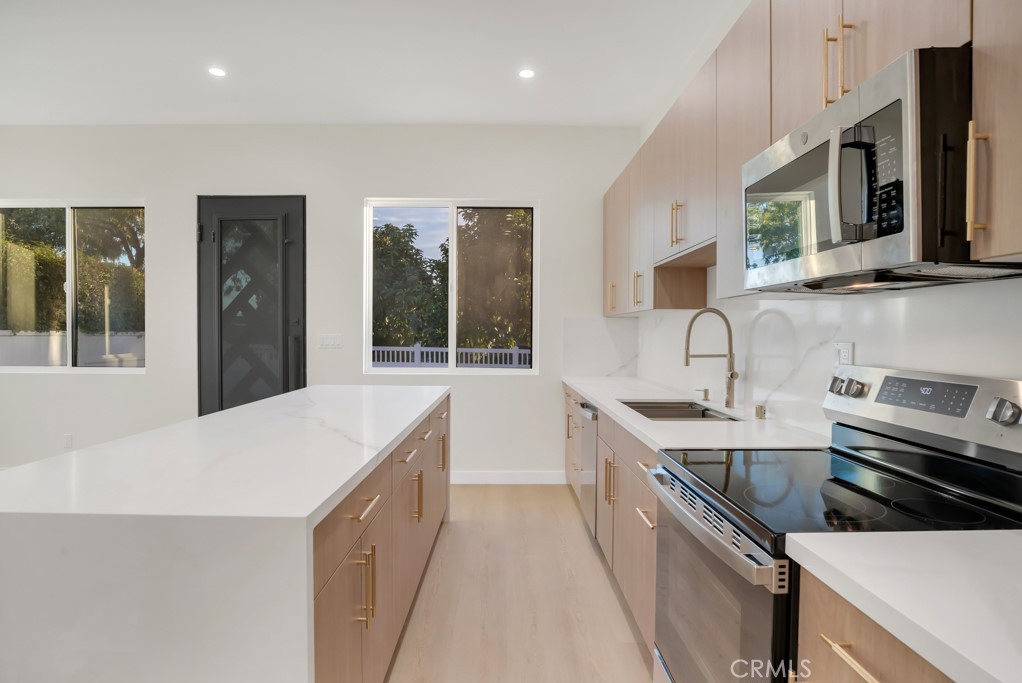 MLS #SR25264027 image #8