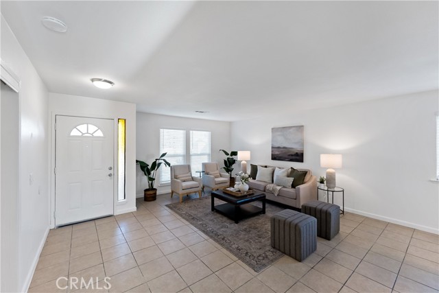 Detail Gallery Image 3 of 29 For 680 Fordham Ave, Clovis,  CA 93611 - 4 Beds | 2 Baths