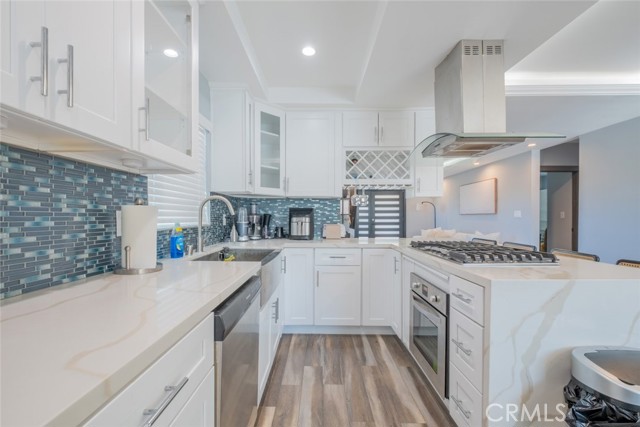 Detail Gallery Image 13 of 38 For 6436 Day St, Tujunga,  CA 91042 - 5 Beds | 4 Baths