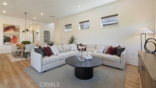 450 Loon, Irvine CA: https://media.crmls.org/medias/208f7895-efea-4adb-ae5c-85212fc1e3c4.jpg
