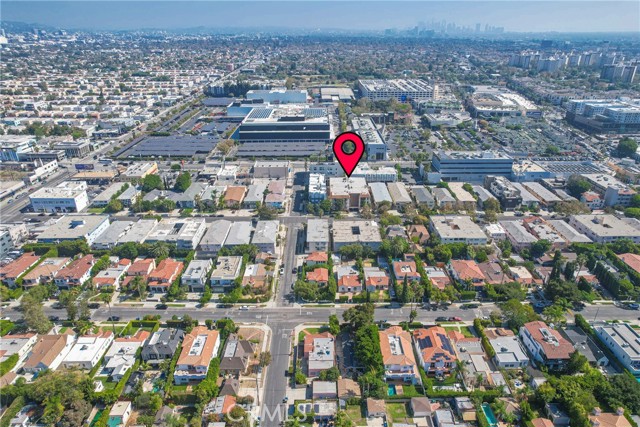 Detail Gallery Image 50 of 52 For 104 S Hayworth Ave #204,  Los Angeles,  CA 90048 - 2 Beds | 2 Baths