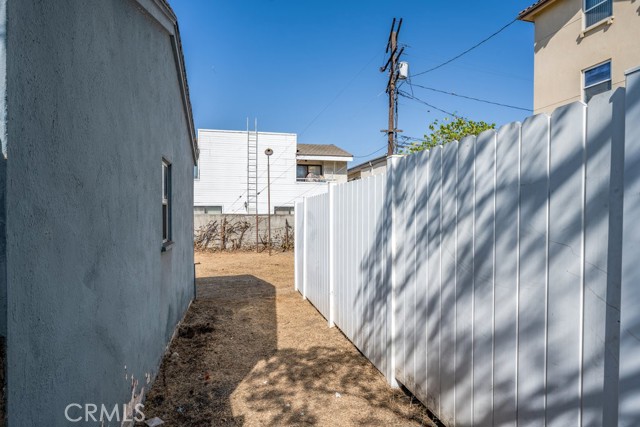 709 N Howard Street, Glendale CA: https://media.crmls.org/medias/2090a109-e6bf-468b-bcd9-b0cf04d73d8a.jpg
