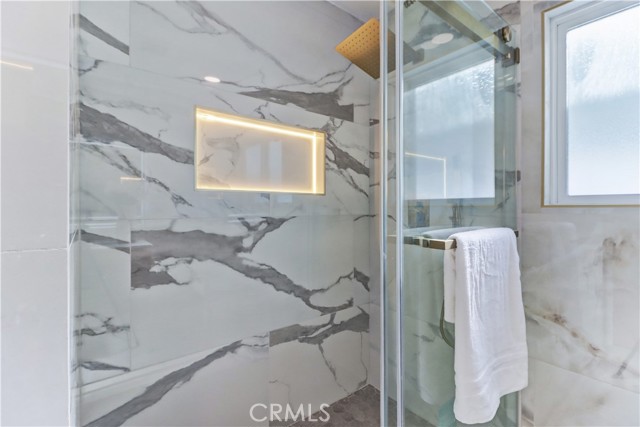 Detail Gallery Image 33 of 63 For 19691 Canberra Ln, Huntington Beach,  CA 92646 - 5 Beds | 3 Baths