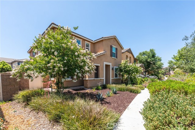 Detail Gallery Image 1 of 42 For 4775 S Bresse Paseo, Ontario,  CA 91762 - 6 Beds | 3/1 Baths