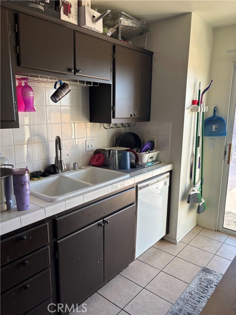 71578 Florida Drive, 29 Palms CA: https://media.crmls.org/medias/20918b28-ddb9-4747-b96c-4124307dac07.jpg