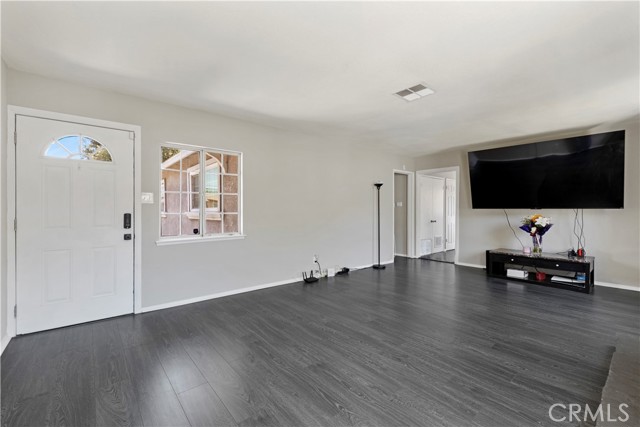 Detail Gallery Image 7 of 28 For 2407 W 7th St, San Bernardino,  CA 92410 - 3 Beds | 2 Baths