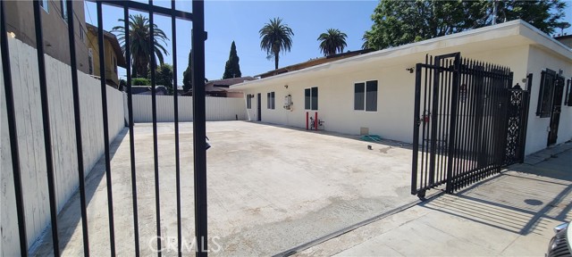 4601 S Hoover St, Los Angeles, CA 90037