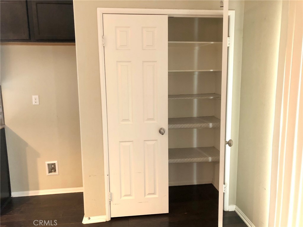 https://media.crmls.org/medias/20953114-1a2d-4d86-b489-0bf007dcfddd.jpg?preset=X-Large