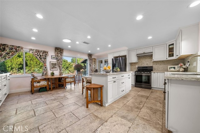Detail Gallery Image 16 of 26 For 15574 Sorbonne St, –,  CA 91342 - 4 Beds | 2 Baths